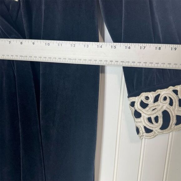 Vintage Diamond Tea Velvet Robe Small Black White Trim 52” Canada Union Made - Picture 4 of 7